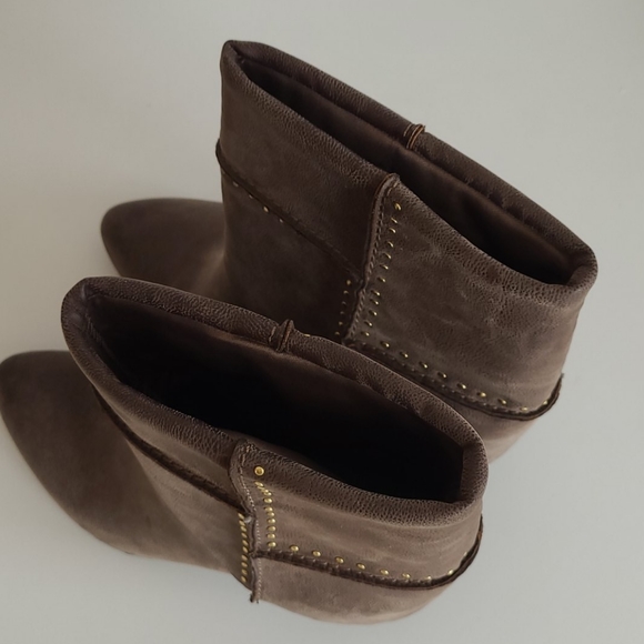 FERGIE Gold Tone Studded Faux Leather Pointed Toe Heeled Boots - Picture 7 of 15